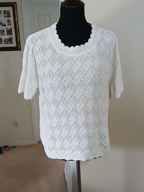💓3/$15 Cotton Blend Chic White  Pullover Top for Women